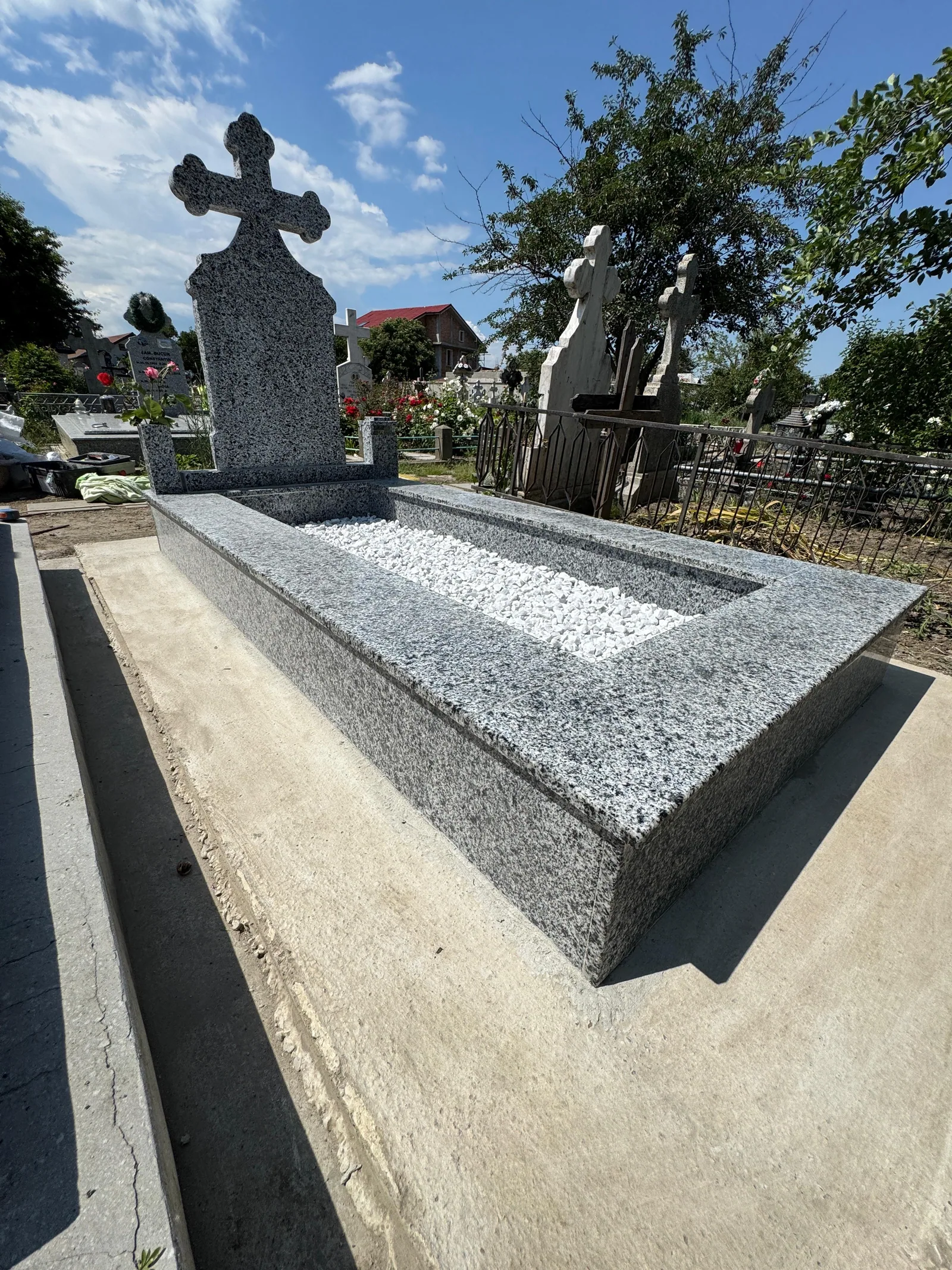 Monument funerar personalizat — comuna Vrancea